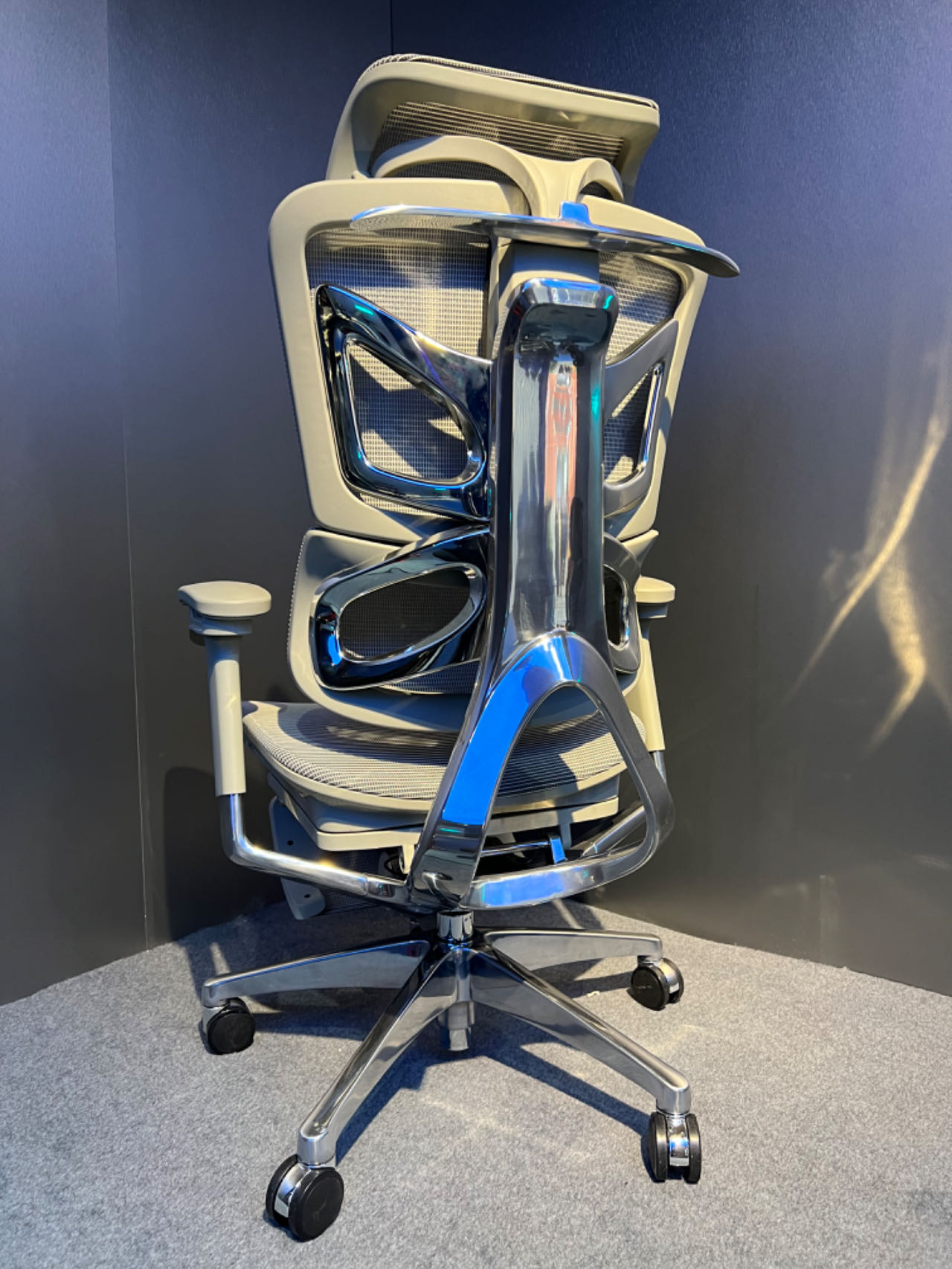 What are the advantages of ergonomic chair